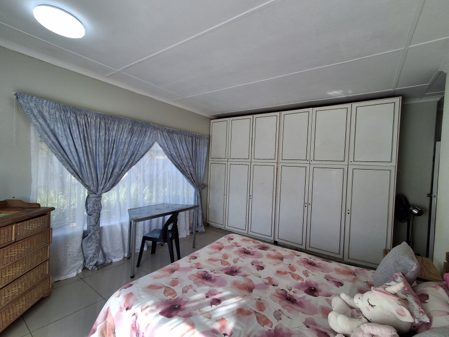 4 Bedroom Property for Sale in Flamwood North West